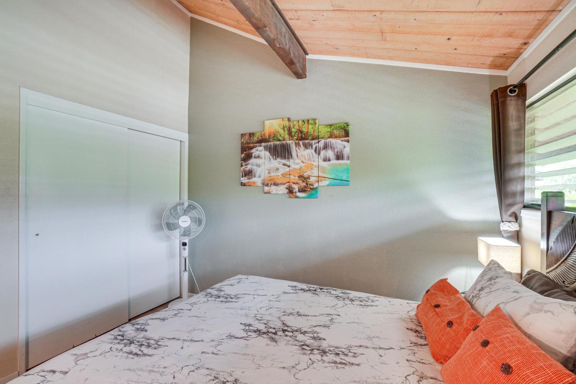 Molokai Island Loft Lanai, Pool And Walk To Beach! Kaunakakai Exterior photo